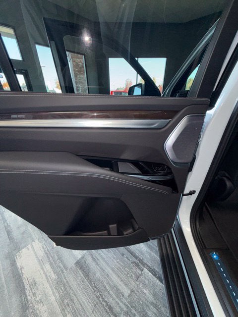 2027 Cadillac Escalade 4WD Platinum Sport