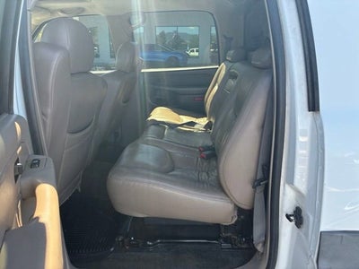 2002 Chevrolet Avalanche BASE