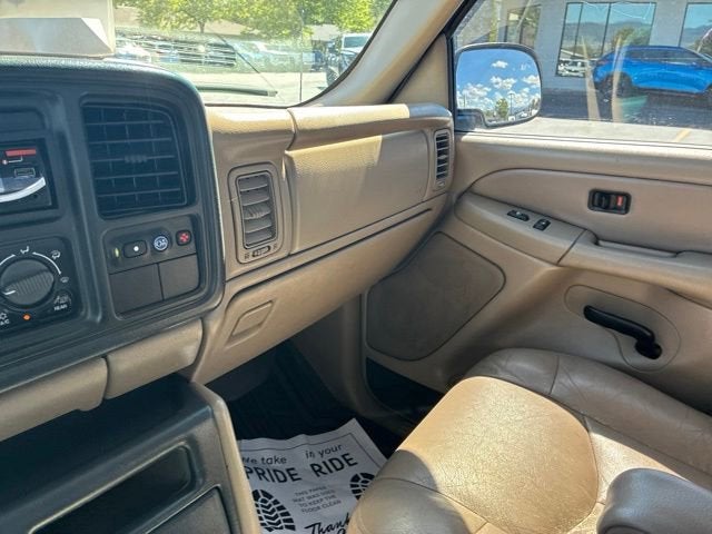 2002 Chevrolet Avalanche BASE