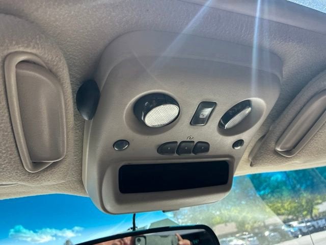 2002 Chevrolet Avalanche BASE