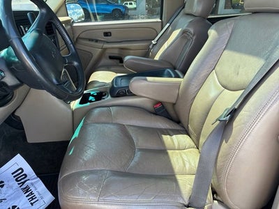 2002 Chevrolet Avalanche BASE