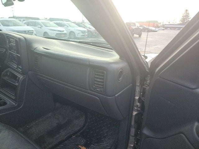 2003 Chevrolet Avalanche BASE