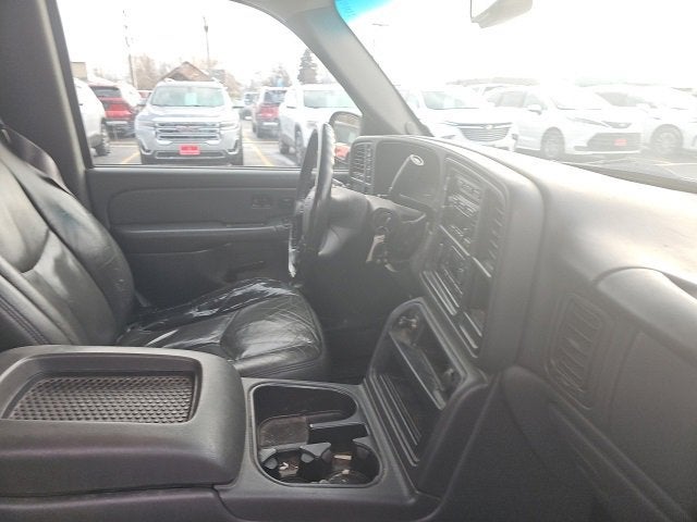 2003 Chevrolet Avalanche BASE