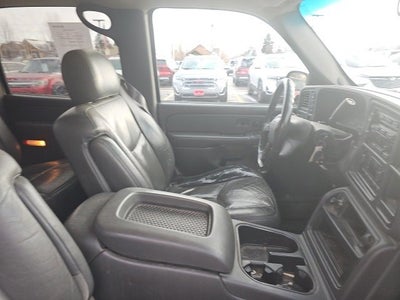 2003 Chevrolet Avalanche BASE