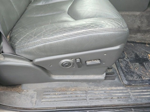 2003 Chevrolet Avalanche BASE