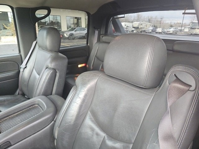 2003 Chevrolet Avalanche BASE