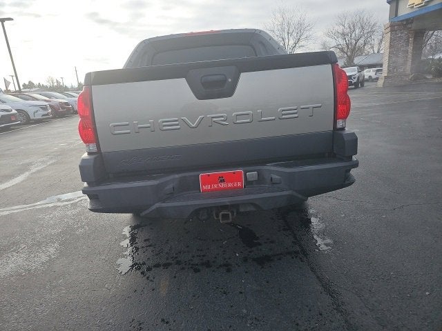 2003 Chevrolet Avalanche BASE