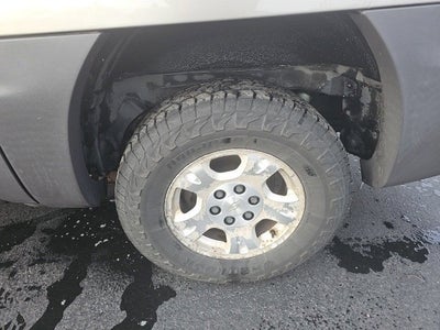 2003 Chevrolet Avalanche BASE