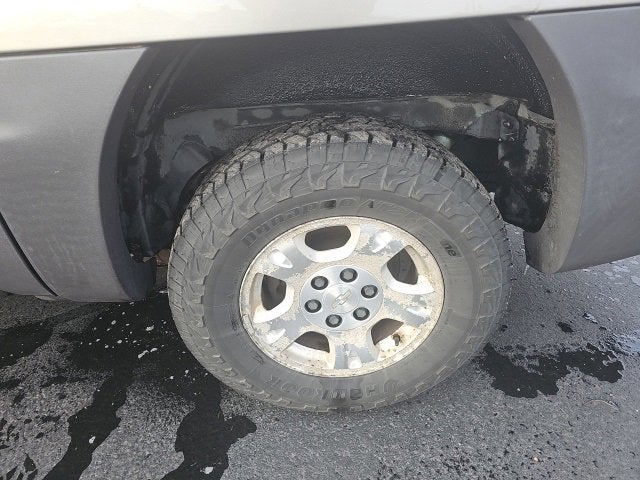 2003 Chevrolet Avalanche BASE