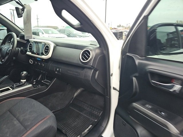 2016 Toyota Tacoma SR