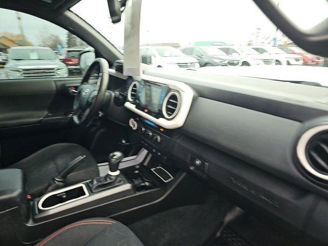 2016 Toyota Tacoma SR