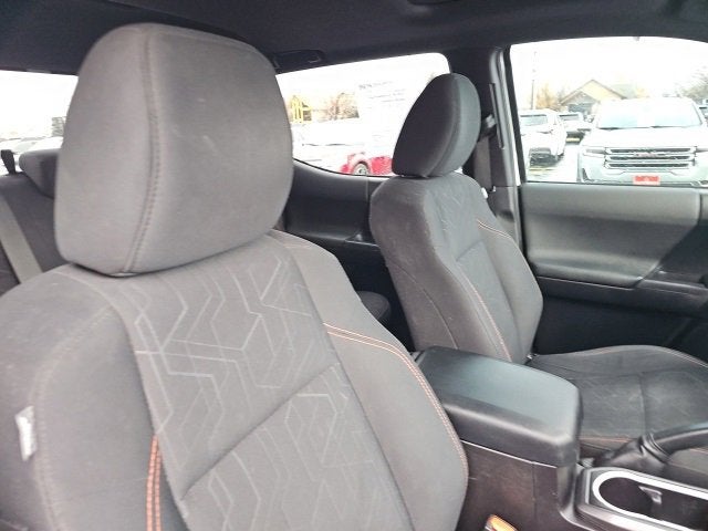 2016 Toyota Tacoma SR