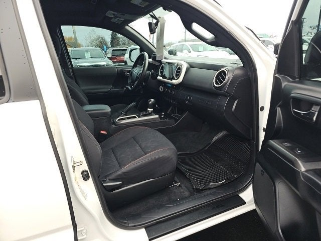 2016 Toyota Tacoma SR