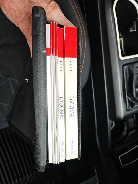 2016 Toyota Tacoma SR