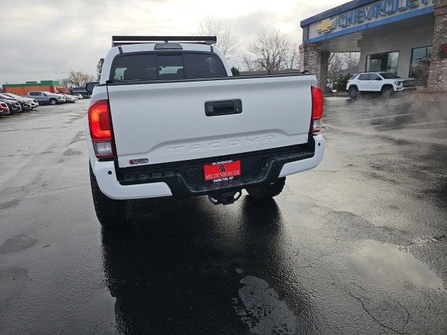 2016 Toyota Tacoma SR