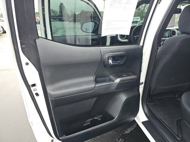 2016 Toyota Tacoma SR