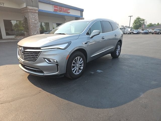 2023 Buick Enclave Essence