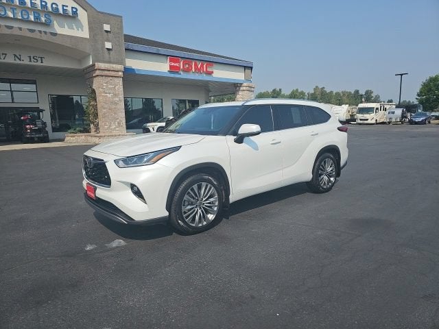 2022 Toyota Highlander Platinum
