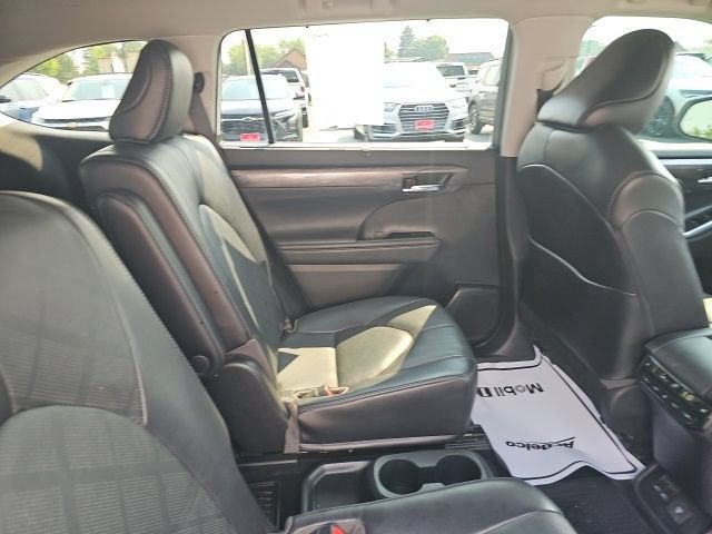 2022 Toyota Highlander Platinum