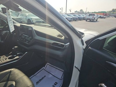 2022 Toyota Highlander Platinum