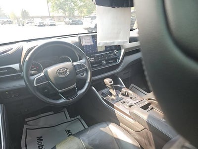 2022 Toyota Highlander Platinum