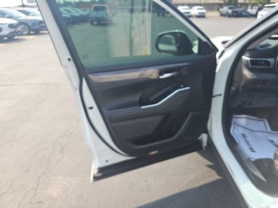 2022 Toyota Highlander Platinum
