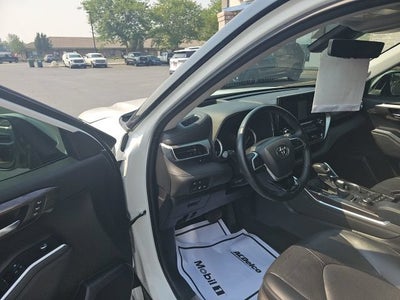 2022 Toyota Highlander Platinum