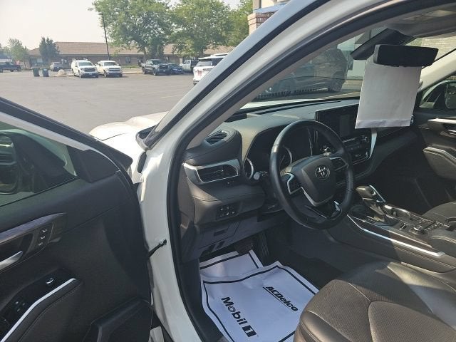 2022 Toyota Highlander Platinum