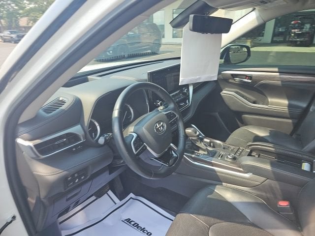 2022 Toyota Highlander Platinum