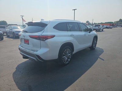 2022 Toyota Highlander Platinum