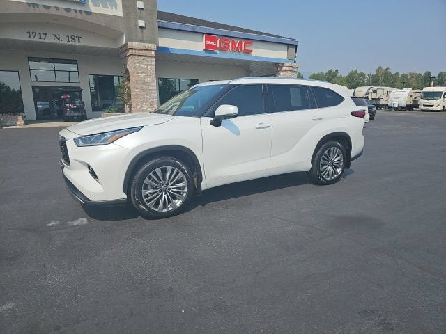 2022 Toyota Highlander Platinum