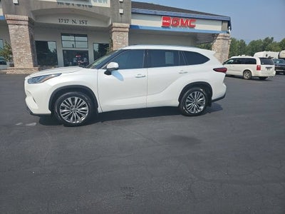2022 Toyota Highlander Platinum