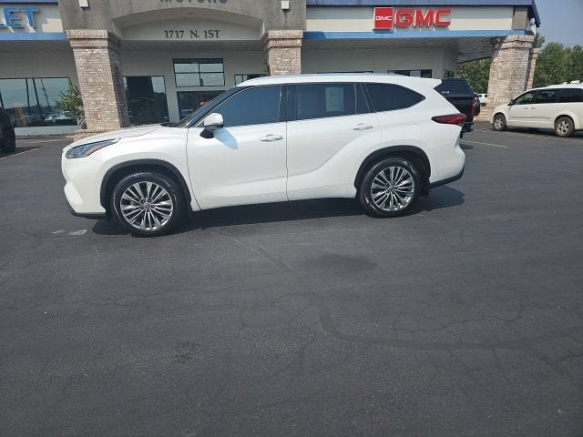 2022 Toyota Highlander Platinum