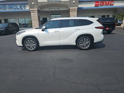 2022 Toyota Highlander Platinum