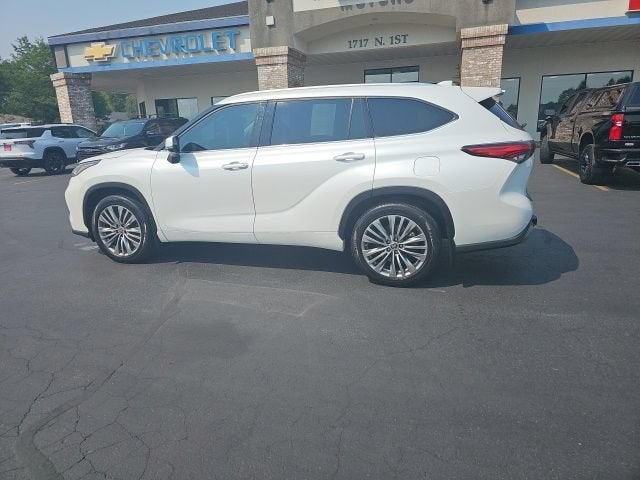 2022 Toyota Highlander Platinum