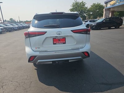 2022 Toyota Highlander Platinum