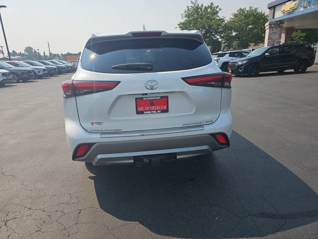 2022 Toyota Highlander Platinum