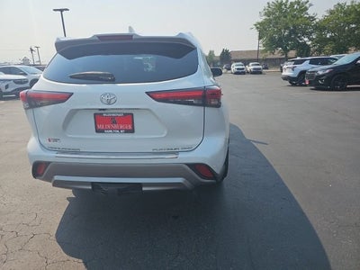 2022 Toyota Highlander Platinum