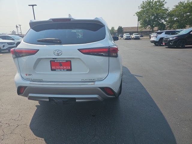 2022 Toyota Highlander Platinum