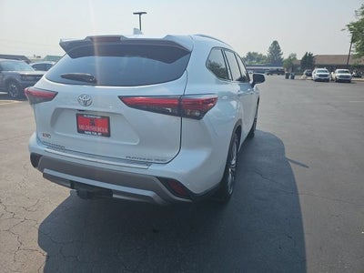 2022 Toyota Highlander Platinum