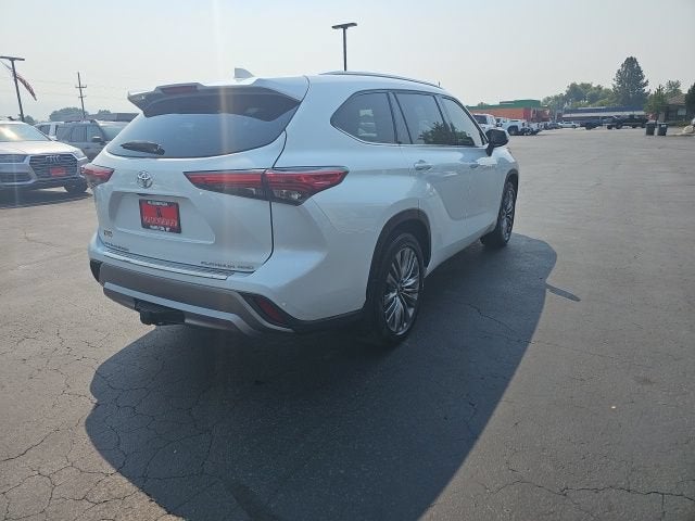 2022 Toyota Highlander Platinum
