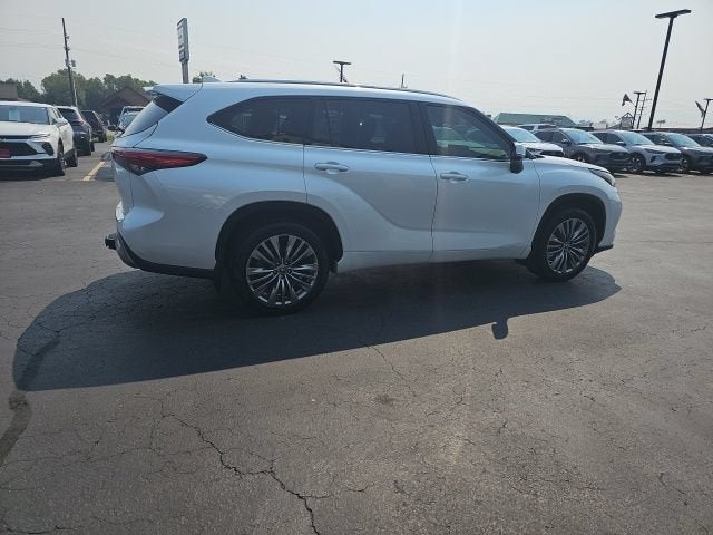 2022 Toyota Highlander Platinum