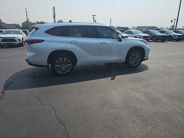 2022 Toyota Highlander Platinum