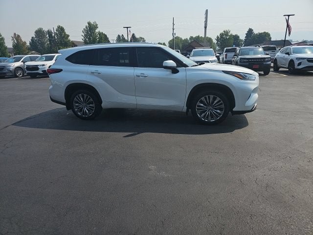 2022 Toyota Highlander Platinum