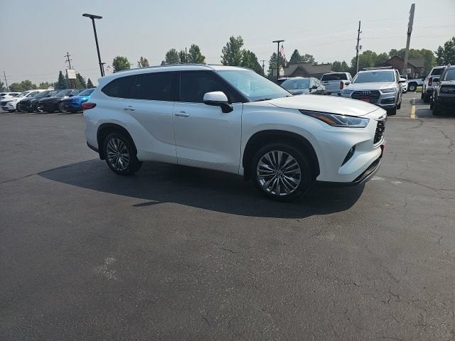2022 Toyota Highlander Platinum