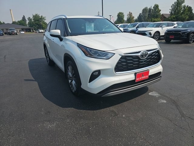 2022 Toyota Highlander Platinum