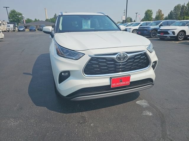 2022 Toyota Highlander Platinum