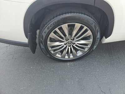 2022 Toyota Highlander Platinum