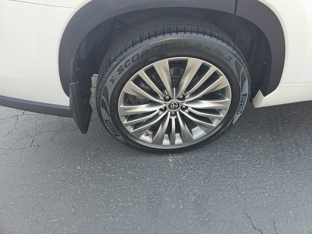 2022 Toyota Highlander Platinum