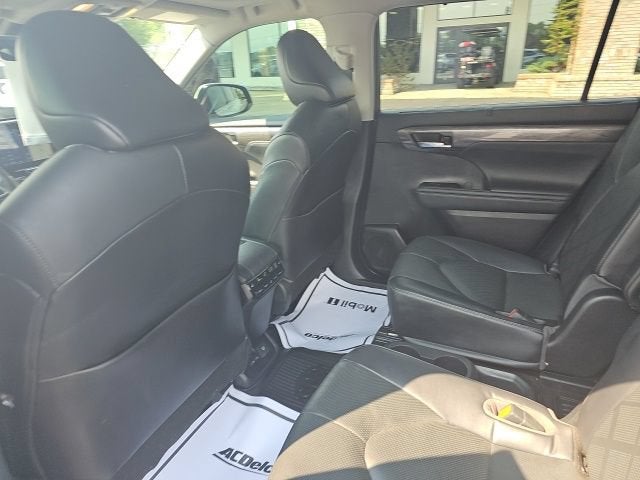 2022 Toyota Highlander Platinum